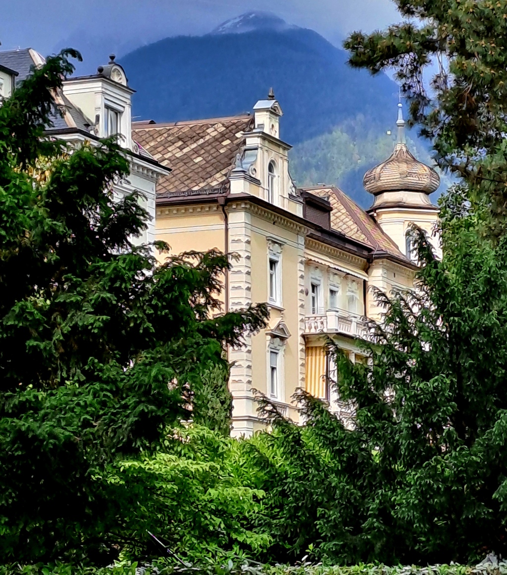 Historistismus-Villa in der Meraner Carduccistraße